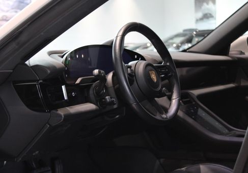 Porsche Taycan, 2022