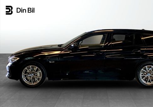 BMW 330, 2022