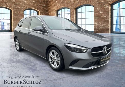 Mercedes-Benz B 180, 2025