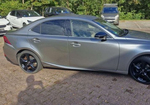 Lexus IS 300, 2019 3