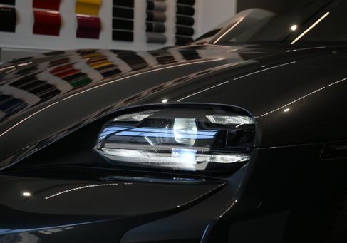 Porsche Taycan, 2022