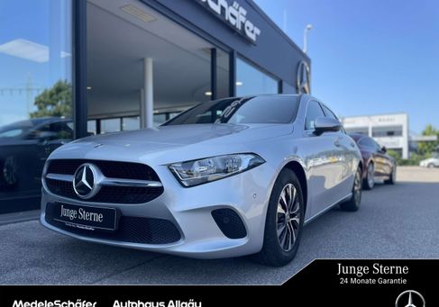 Mercedes-Benz A 180, 2022