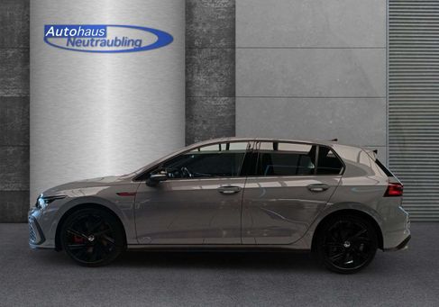 Volkswagen Golf, 2024 3