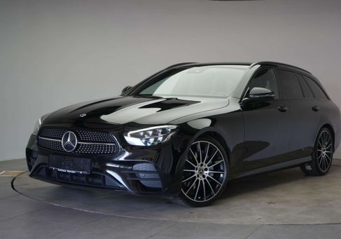 Mercedes-Benz E 220, 2022 3