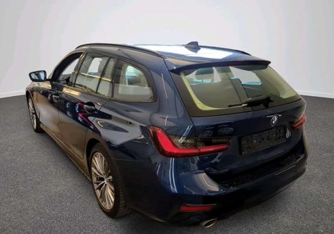 BMW 330, 2022