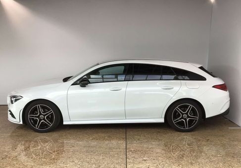 Mercedes-Benz CLA 200, 2022