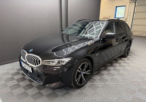 BMW 330, 2023