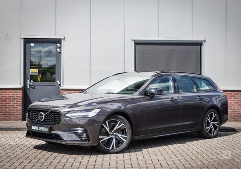 Volvo V90, 2022