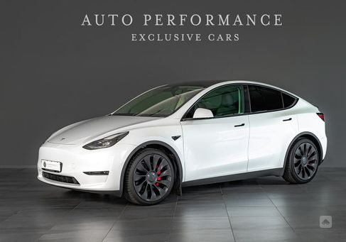 Tesla Model Y, 2022