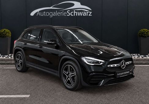 Mercedes-Benz GLA 200, 2023 3