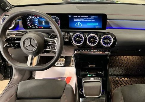 Mercedes-Benz CLA 200 Shooting Brake, 2025