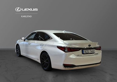 Lexus ES, 2022