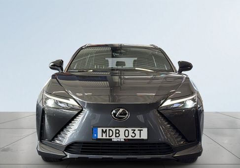 Lexus, 2025