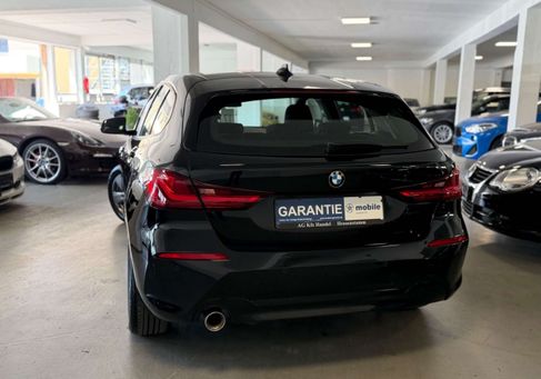BMW 118, 2022