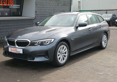 BMW 330, 2022