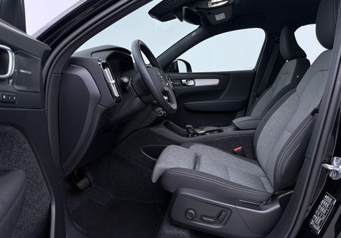 Volvo XC40, 2025 3