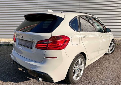 BMW 220, 2021 3