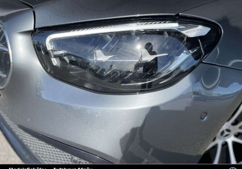 Mercedes-Benz E 300, 2022