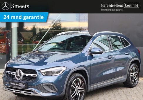 Mercedes-Benz GLA 200, 2021