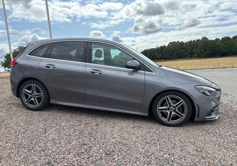 Mercedes-Benz B 200, 2021