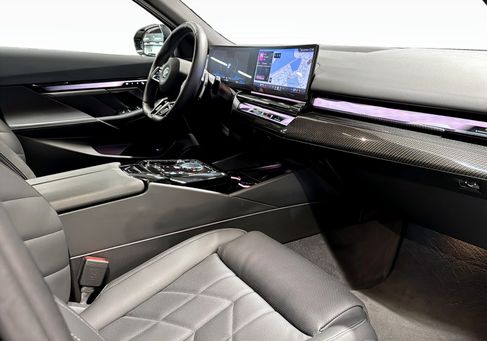 BMW 550, 2024 3