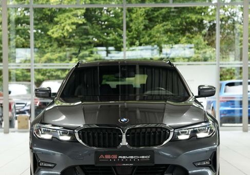 BMW 330, 2020