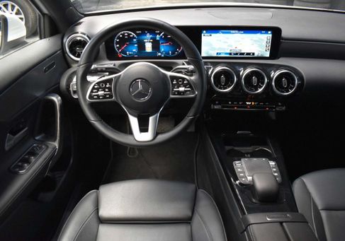 Mercedes-Benz A 220, 2022