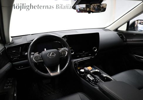 Lexus NX, 2023