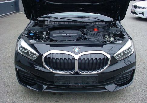 BMW 118, 2022