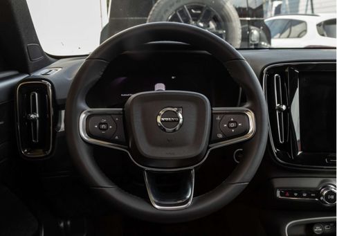 Volvo XC40, 2024