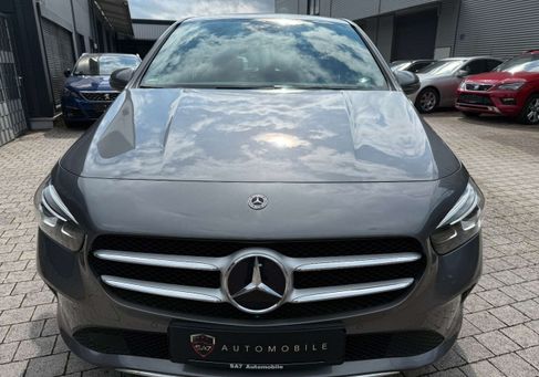 Mercedes-Benz B 180, 2020