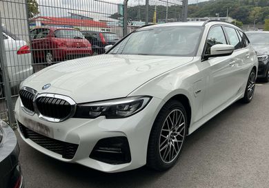 BMW 330, 2022