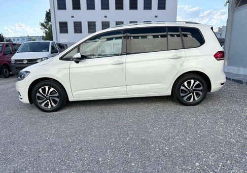Volkswagen Touran, 2021 3