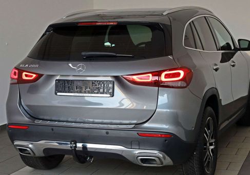 Mercedes-Benz GLA 200, 2020