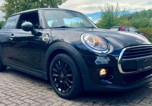 MINI ONE, 2019
