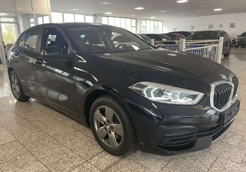 BMW 118, 2021