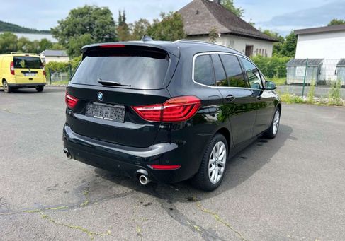 BMW 220, 2021 3
