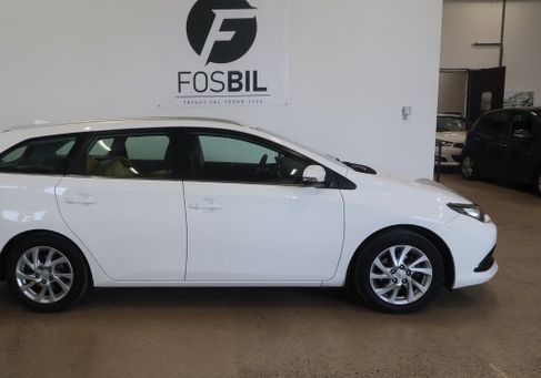 Toyota Auris Touring Sports, 2016