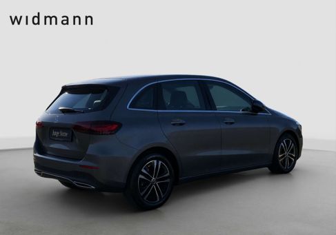 Mercedes-Benz B 180, 2025 3