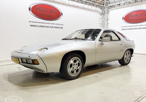 Porsche 928, 1977