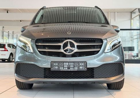 Mercedes-Benz 220, 2019