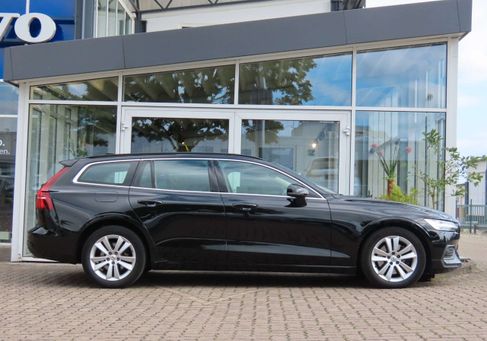 Volvo V60, 2022