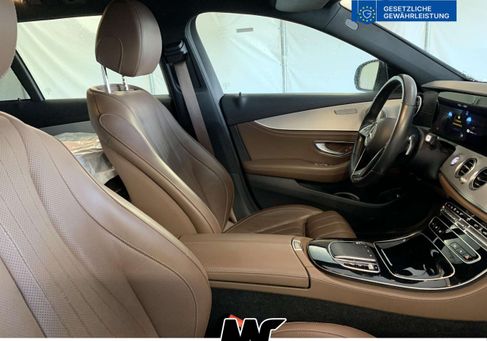 Mercedes-Benz E 300, 2022 3