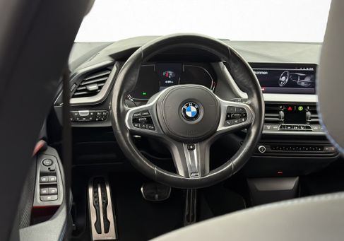 BMW 118, 2021