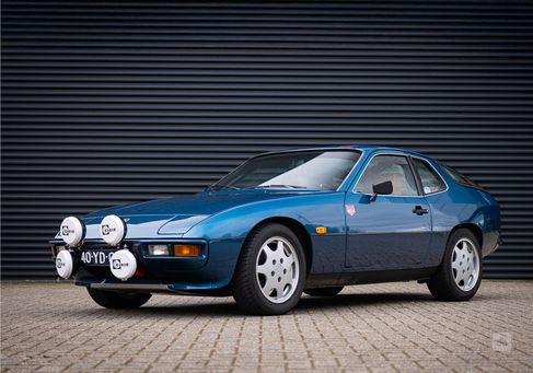 Porsche 924, 1977