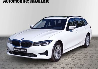 BMW 330, 2022