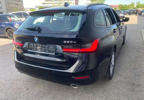 BMW 330, 2021