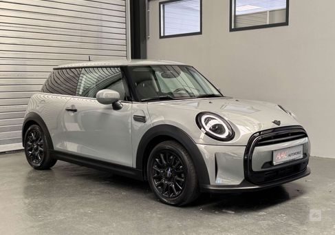 MINI ONE, 2022