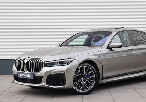 BMW 745, 2019