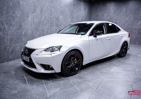 Lexus IS, 2016